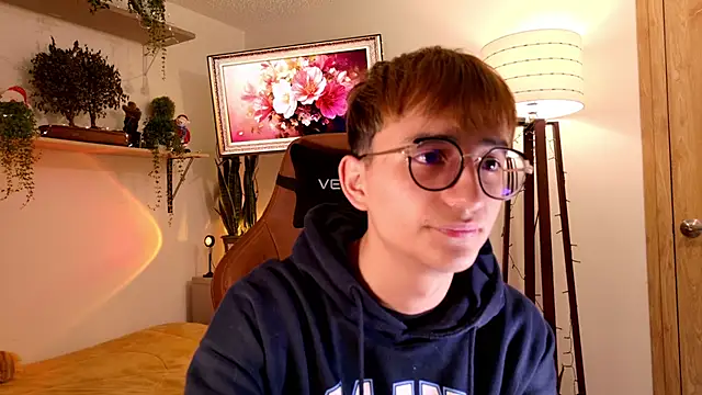 Mr evan1 online show from December 15, 2025, 4:55 pm