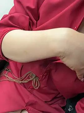 May-Squirt online show from April 17, 2026, 7:33 am