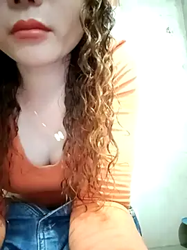 Snapshot of Ana_love2000 chatting on February 15, 2025, 2:37 am Ana love2000 online show from February 15, 2025, 2:37 am