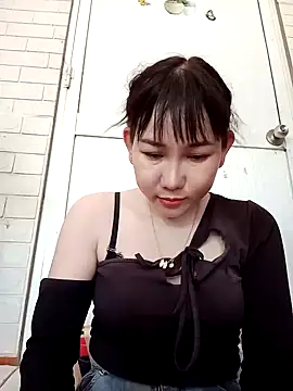 Snapshot of Ana_love2000 chatting on February 19, 2025, 8:33 am Ana love2000 online show from February 19, 2025, 8:33 am