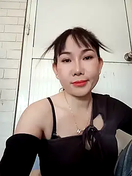 Snapshot of Ana_love2000 chatting on February 24, 2025, 2:19 am Ana love2000 online show from February 24, 2025, 2:19 am