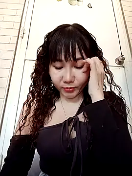 Snapshot of Ana_love2000 chatting on February 25, 2025, 2:14 am Ana love2000 online show from February 25, 2025, 2:14 am