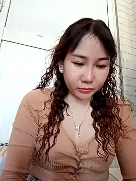 Snapshot of Ana_love2000 chatting on March 2, 2025, 2:19 am Ana love2000 online show from March 2, 2025, 2:19 am