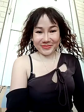 Snapshot of Ana_love2000 chatting on March 13, 2025, 9:32 am Ana love2000 online show from March 13, 2025, 9:32 am