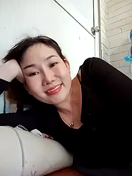 Snapshot of Ana_love2000 chatting on March 15, 2025, 8:37 am Ana love2000 online show from March 15, 2025, 8:37 am