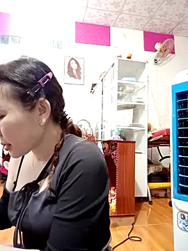 Snapshot of Ana_love2000 chatting on March 22, 2025, 11:00 am Ana love2000 online show from March 22, 2025, 11:00 am