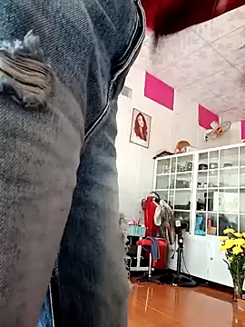 Snapshot of Ana_love2000 chatting on March 23, 2025, 1:53 am Ana love2000 online show from March 23, 2025, 1:53 am