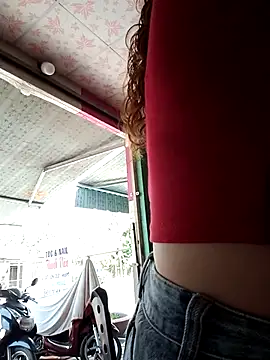 Snapshot of Ana_love2000 chatting on March 23, 2025, 5:00 am Ana love2000 online show from March 23, 2025, 5:00 am