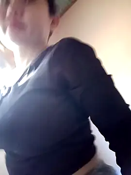 Snapshot of Ana_love2000 chatting on September 15, 2025, 4:34 am Ana love2000 online show from September 15, 2025, 4:34 am