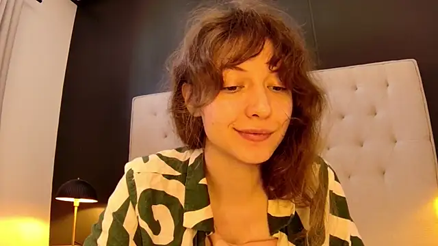 Snapshot of sun_place chatting on April 12, 2026, 10:42 am sun place online show from April 12, 2026, 10:42 am