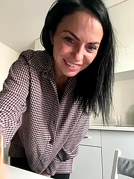 Snapshot of KimKelly13 chatting on October 3, 2025, 8:22 am KimKelly13 online show from October 3, 2025, 8:22 am