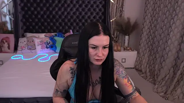 AmberDismond online show from September 18, 2025, 1:02 pm
