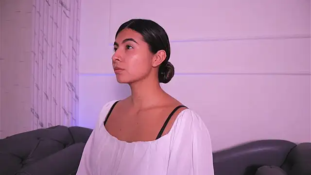 ShelleyMorell online show from October 7, 2025, 2:25 pm