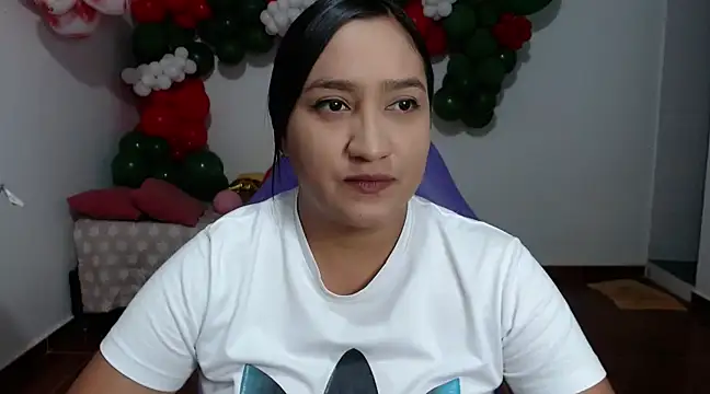 Snapshot of Saracutee1 chatting on December 13, 2024, 6:05 pm Saracutee1 online show from December 13, 2024, 6:05 pm