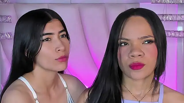 Snapshot of siara_and_zoe chatting on May 26, 2026, 11:23 pm siara and zoe online show from May 26, 2026, 11:23 pm