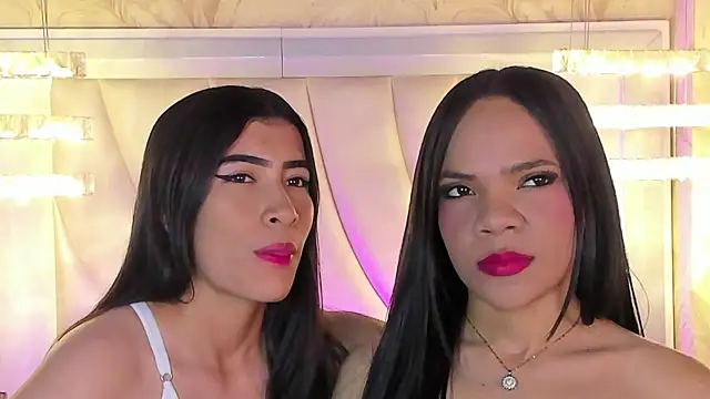 Snapshot of siara_and_zoe chatting on June 12, 2026, 11:46 pm siara and zoe online show from June 12, 2026, 11:46 pm