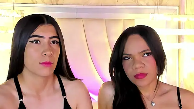Snapshot of siara_and_zoe chatting on June 14, 2026, 12:30 am siara and zoe online show from June 14, 2026, 12:30 am