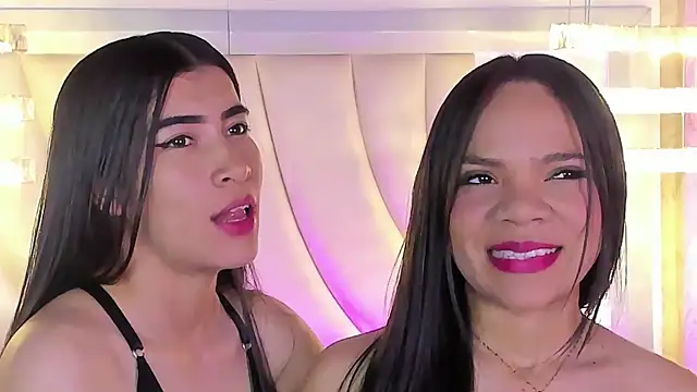 Snapshot of siara_and_zoe chatting on June 24, 2026, 9:58 pm siara and zoe online show from June 24, 2026, 9:58 pm