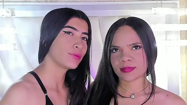 Snapshot of siara_and_zoe chatting on July 23, 2026, 11:35 pm siara and zoe online show from July 23, 2026, 11:35 pm