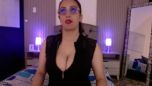 dayana mendoza69 online show from October 22, 2025, 1:00 pm