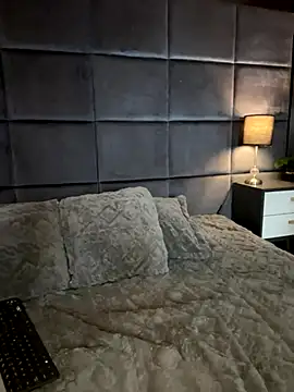 CHERRYY BOMB  online show from November 15, 2025, 3:08 pm