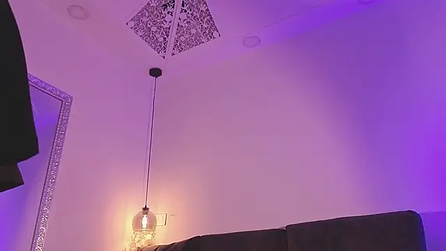 Snapshot of Isabella_francoo chatting on February 16, 2026, 11:50 am Isabella francoo online show from February 16, 2026, 11:50 am