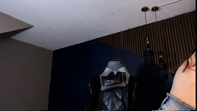 CharlotteMuller online show from October 5, 2025, 8:18 pm