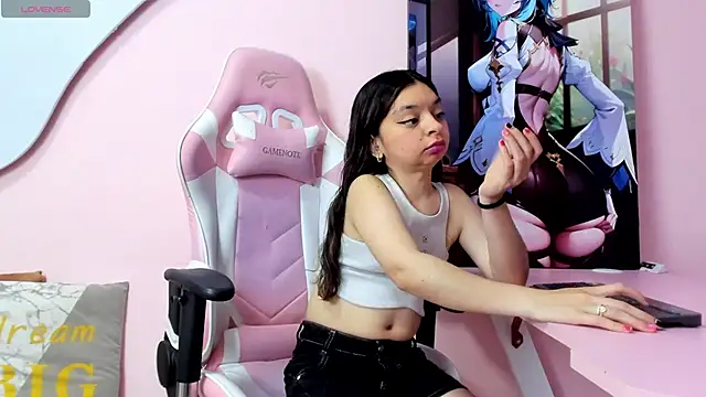 CharlotteMuller online show from February 5, 2026, 8:24 pm