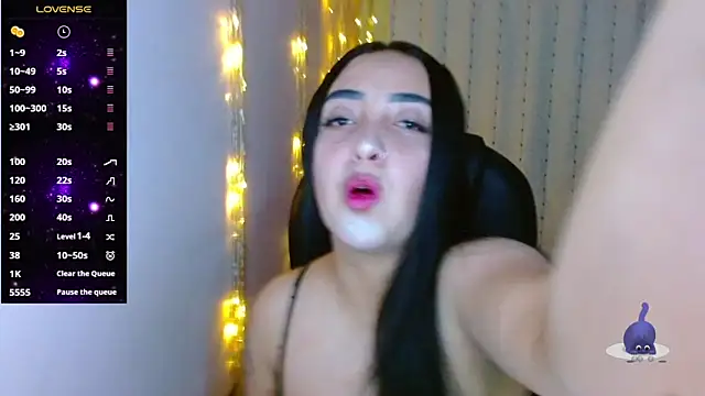 Snapshot of AmberGoddess_ chatting on January 24, 2025, 4:59 am AmberGoddess online show from January 24, 2025, 4:59 am