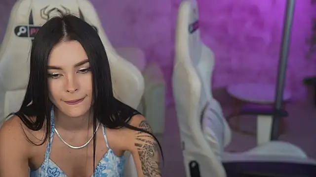 Snapshot of Tina_Breeze chatting on May 21, 2026, 10:44 am Tina Breeze online show from May 21, 2026, 10:44 am