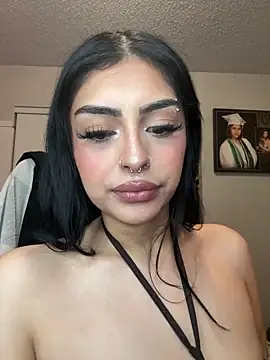 Snapshot of ThickerThanYoBitch chatting on October 12, 2025, 7:07 am ThickerThanYoBitch online show from October 12, 2025, 7:07 am