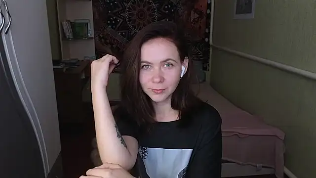 Riley Roo online show from September 17, 2025, 8:16 am