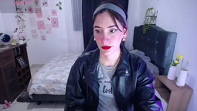 Snapshot of IsaBaileys_ chatting on July 15, 2026, 5:02 am IsaBaileys online show from July 15, 2026, 5:02 am