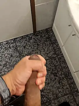 Montuni6 online show from March 19, 2025, 1:54 am