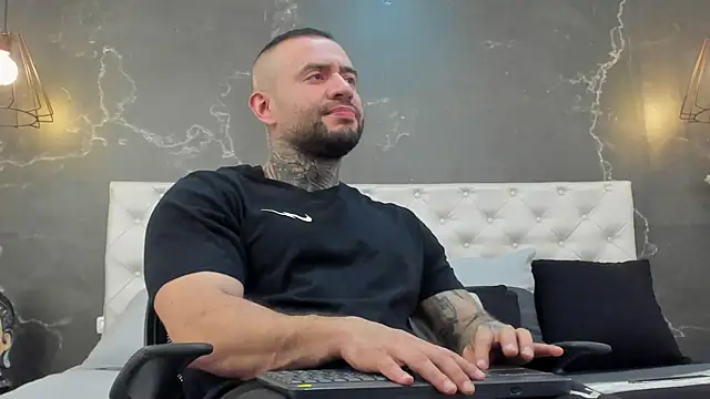 BruceDallas online show from February 23, 2025, 10:31 pm