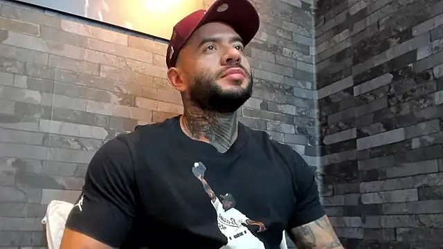 BruceDallas online show from January 13, 2026, 2:39 am