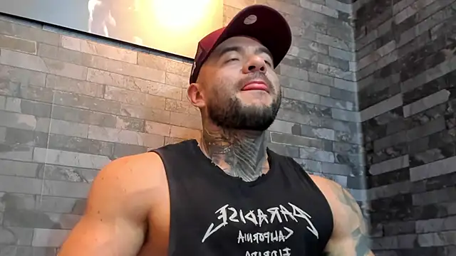 BruceDallas online show from January 18, 2026, 1:53 am