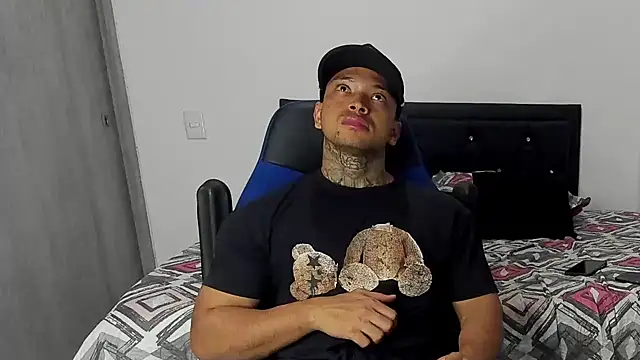 Stiven collins online show from February 1, 2025, 7:47 am