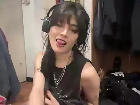 Snapshot of Cyberdark1312x chatting on October 8, 2025, 5:16 am Cyberdark1312x online show from October 8, 2025, 5:16 am