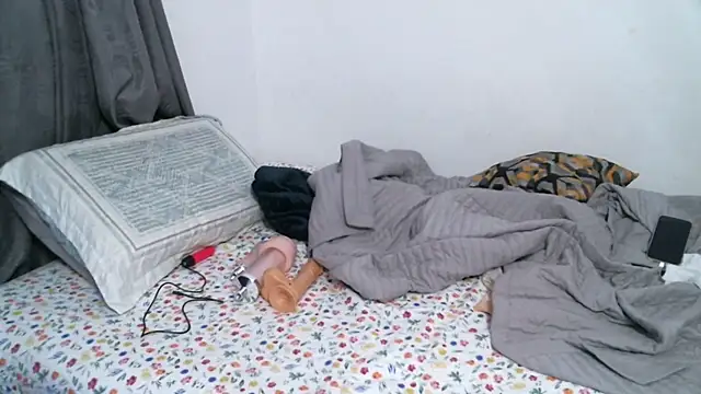 Snapshot of chicantonella chatting on September 14, 2025, 11:26 pm chicantonella online show from September 14, 2025, 11:26 pm