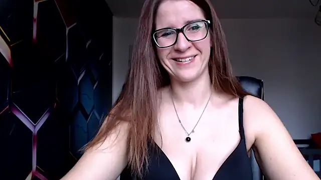 KayaRose online show from December 10, 2024, 8:19 am