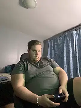 Lukeyboy027 online show from December 3, 2025, 9:46 pm