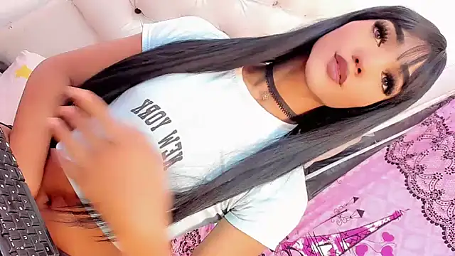 Snapshot of SexyEmmy_10 chatting on January 11, 2025, 3:13 am SexyEmmy 10 online show from January 11, 2025, 3:13 am