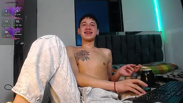 Snapshot of Mr_daren_ chatting on January 28, 2025, 12:05 am Mr daren online show from January 28, 2025, 12:05 am
