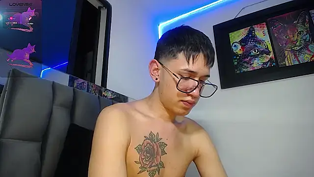 Snapshot of Mr_daren_ chatting on February 12, 2025, 1:19 am Mr daren online show from February 12, 2025, 1:19 am