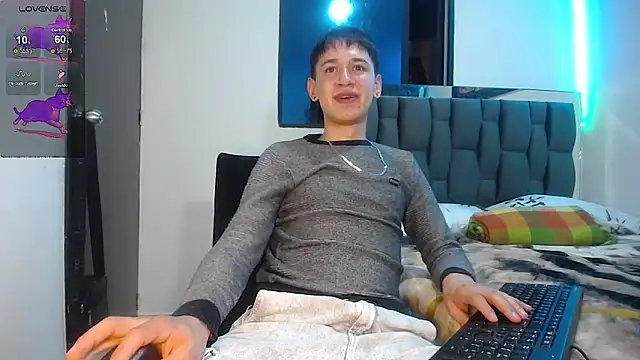 Snapshot of Mr_daren_ chatting on February 20, 2025, 11:10 pm Mr daren online show from February 20, 2025, 11:10 pm