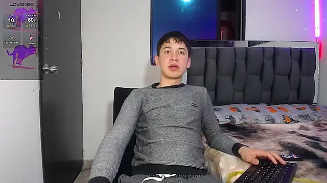 Snapshot of Mr_daren_ chatting on March 3, 2025, 8:32 pm Mr daren online show from March 3, 2025, 8:32 pm