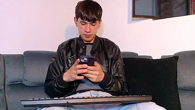 Snapshot of Mr_daren_ chatting on October 14, 2025, 4:52 pm Mr daren online show from October 14, 2025, 4:52 pm