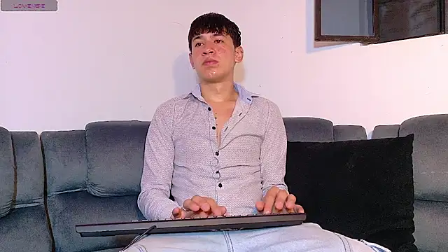 Snapshot of Mr_daren_ chatting on October 18, 2025, 4:30 pm Mr daren online show from October 18, 2025, 4:30 pm