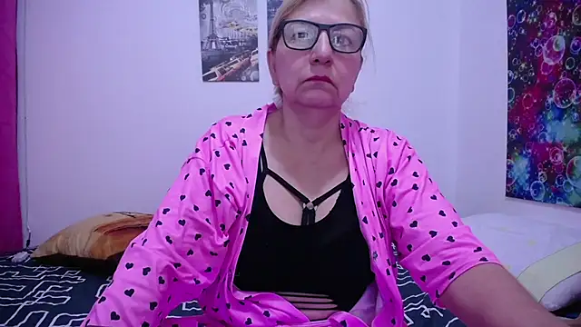 Snapshot of razzisweet chatting on February 6, 2025, 12:16 pm razzisweet online show from February 6, 2025, 12:16 pm